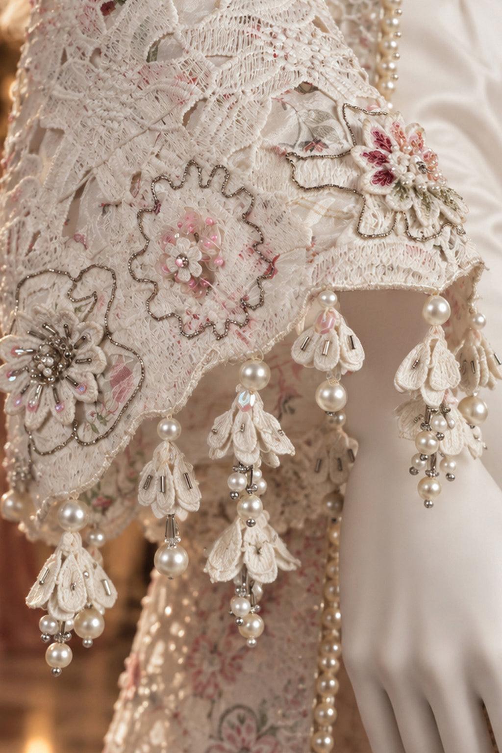 White Qureshia Jacket - JE-26-0096